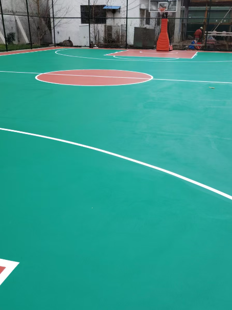 湛江 球场长期使用易出现地面开裂